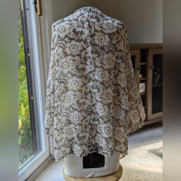 American Eagle Floral Kimono - Picture 6 of 12